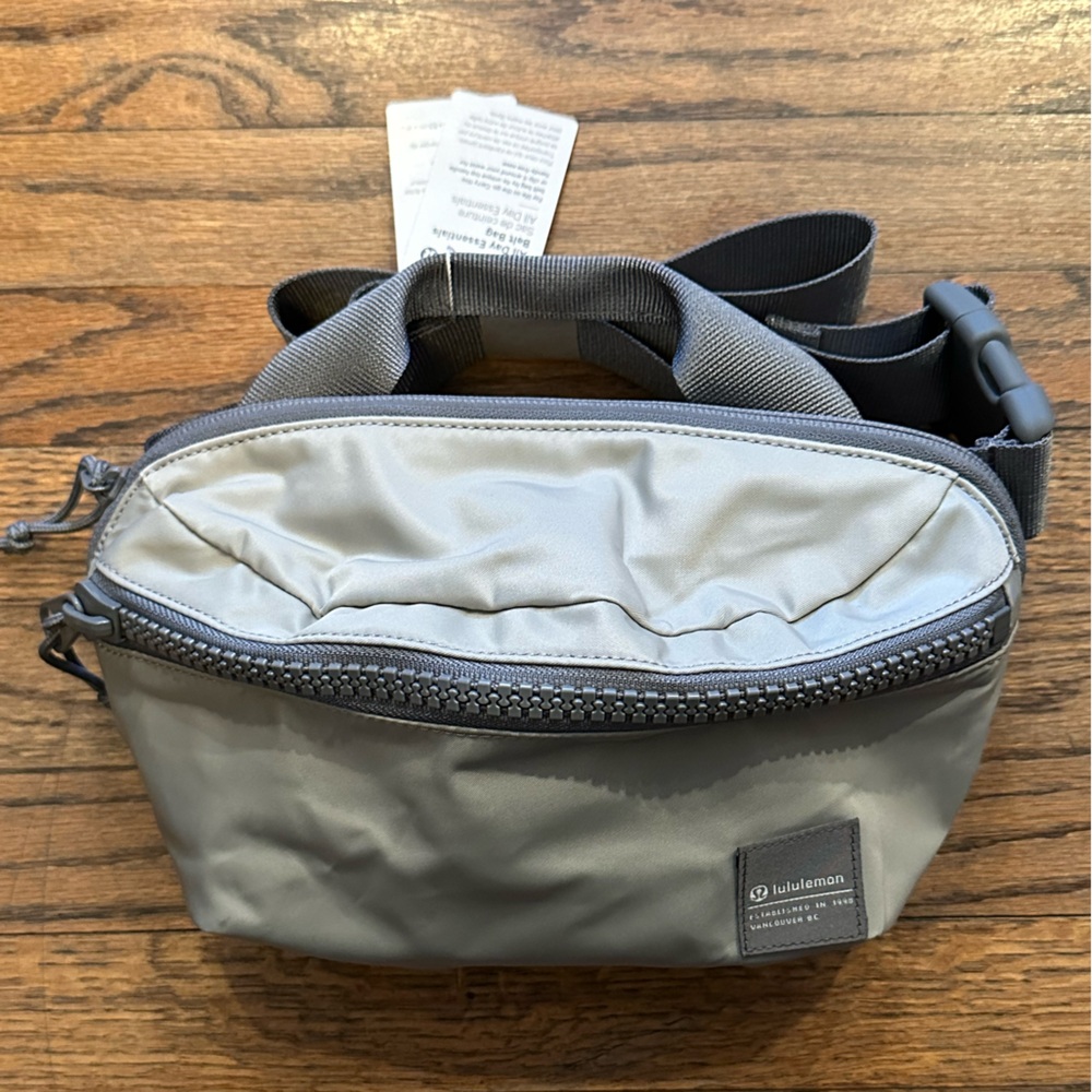 Lululemon All Day Essentials Belt Bag 2.5L - GREY